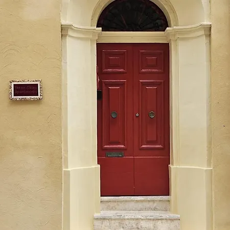 Apartment Three Cities *